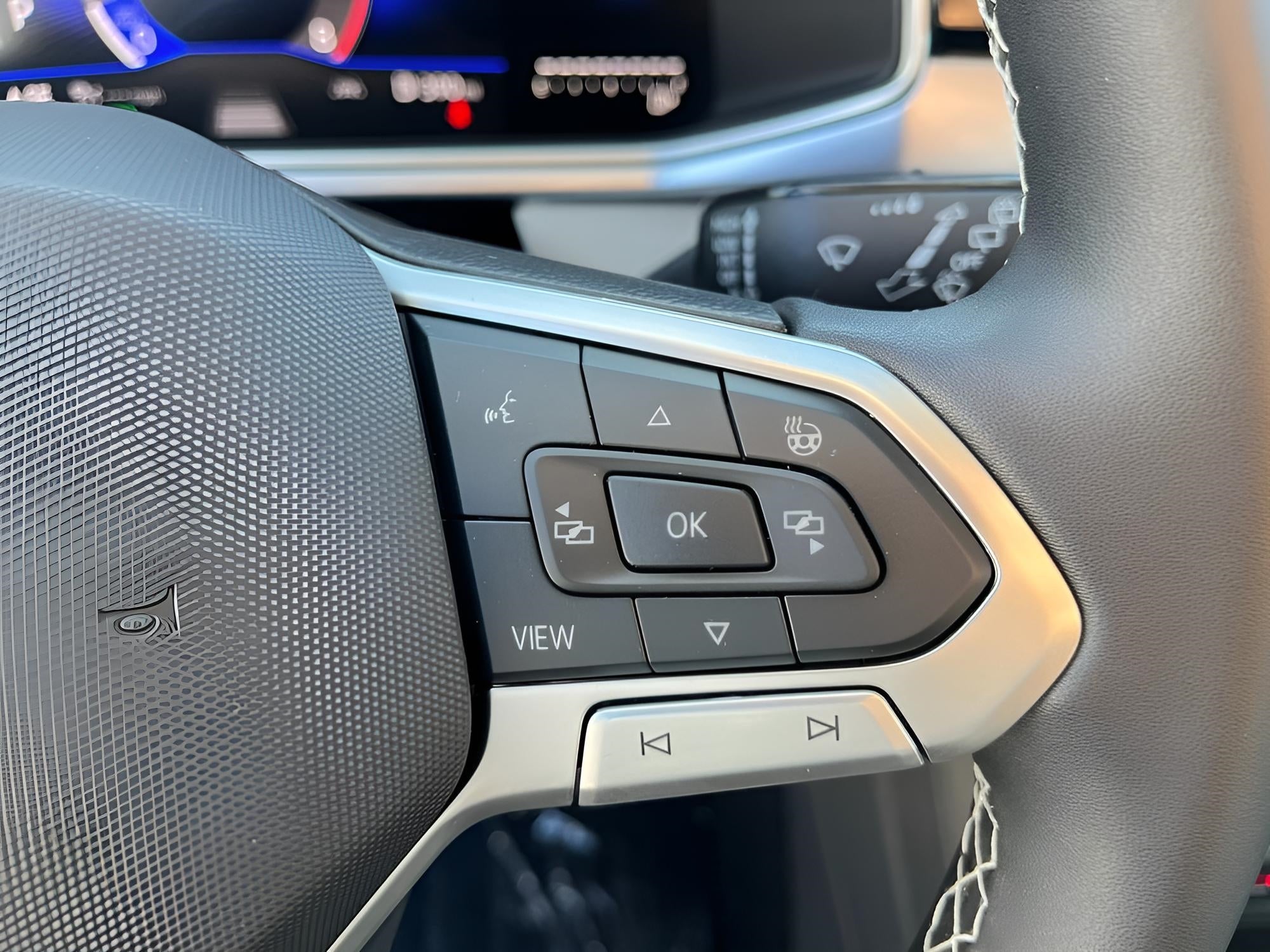 2025 Volkswagen Taos SE 4MOTION