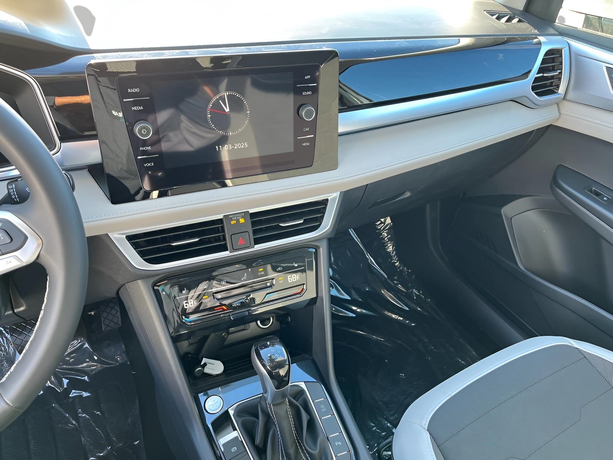 2025 Volkswagen Taos SE 4MOTION