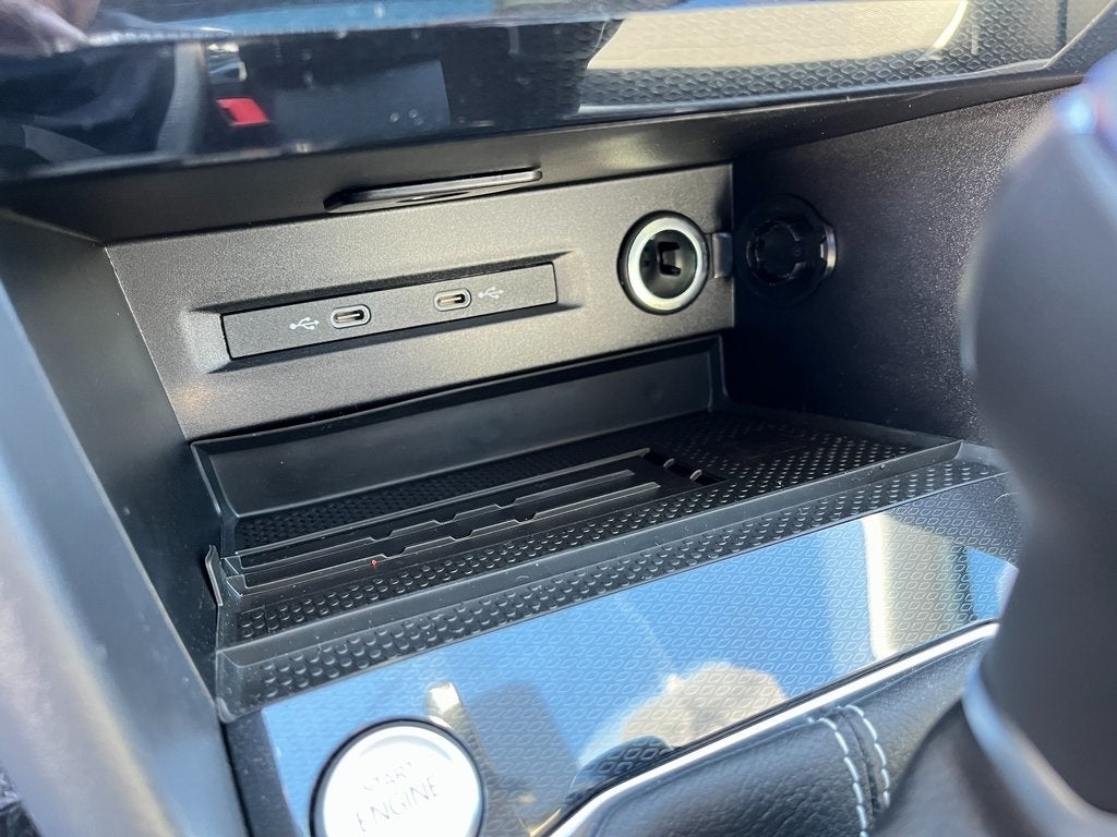 2025 Volkswagen Taos SE 4MOTION