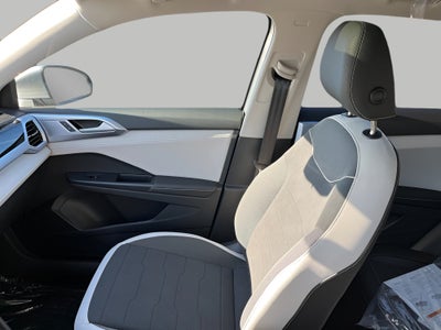 2025 Volkswagen Taos SE 4MOTION