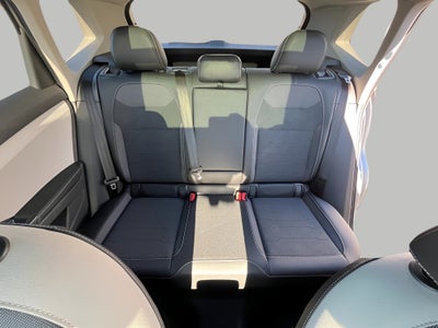 2025 Volkswagen Taos SE 4MOTION