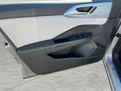 2025 Volkswagen Taos SE 4MOTION