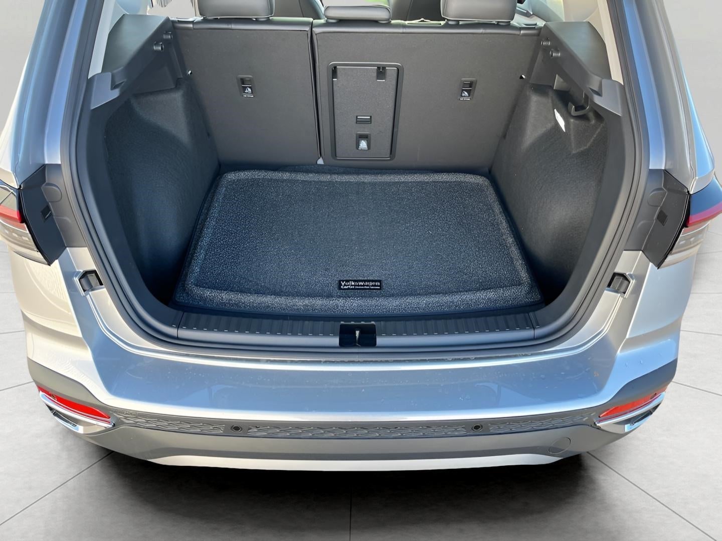 2025 Volkswagen Taos SE 4MOTION