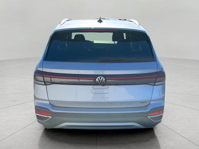 2025 Volkswagen Taos SE 4MOTION