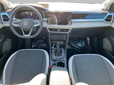 2025 Volkswagen Taos SE 4MOTION