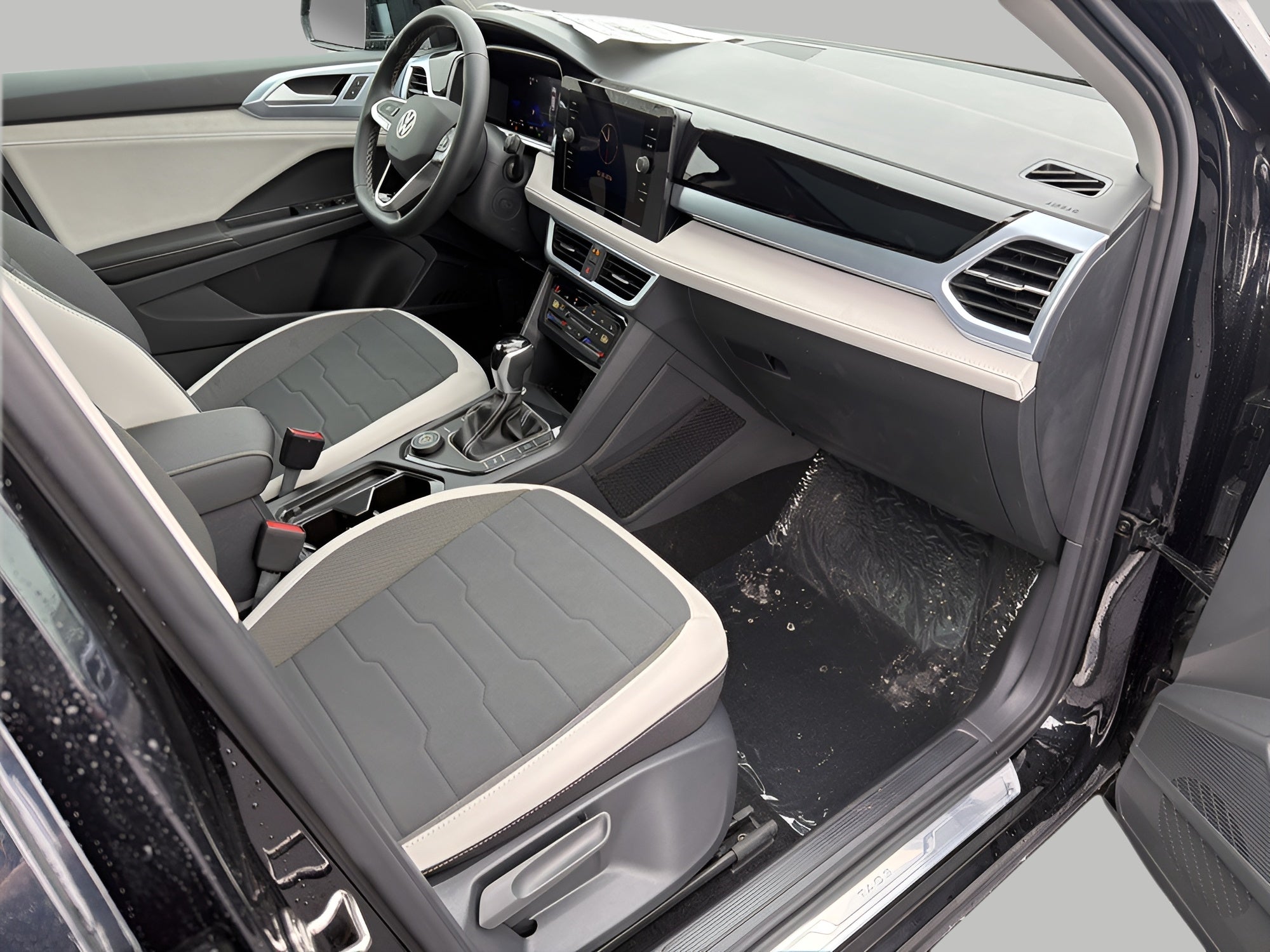 2026 Volkswagen Taos SE 4MOTION