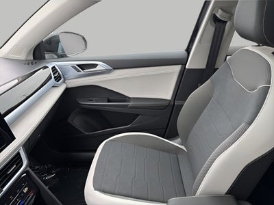 2026 Volkswagen Taos SE 4MOTION