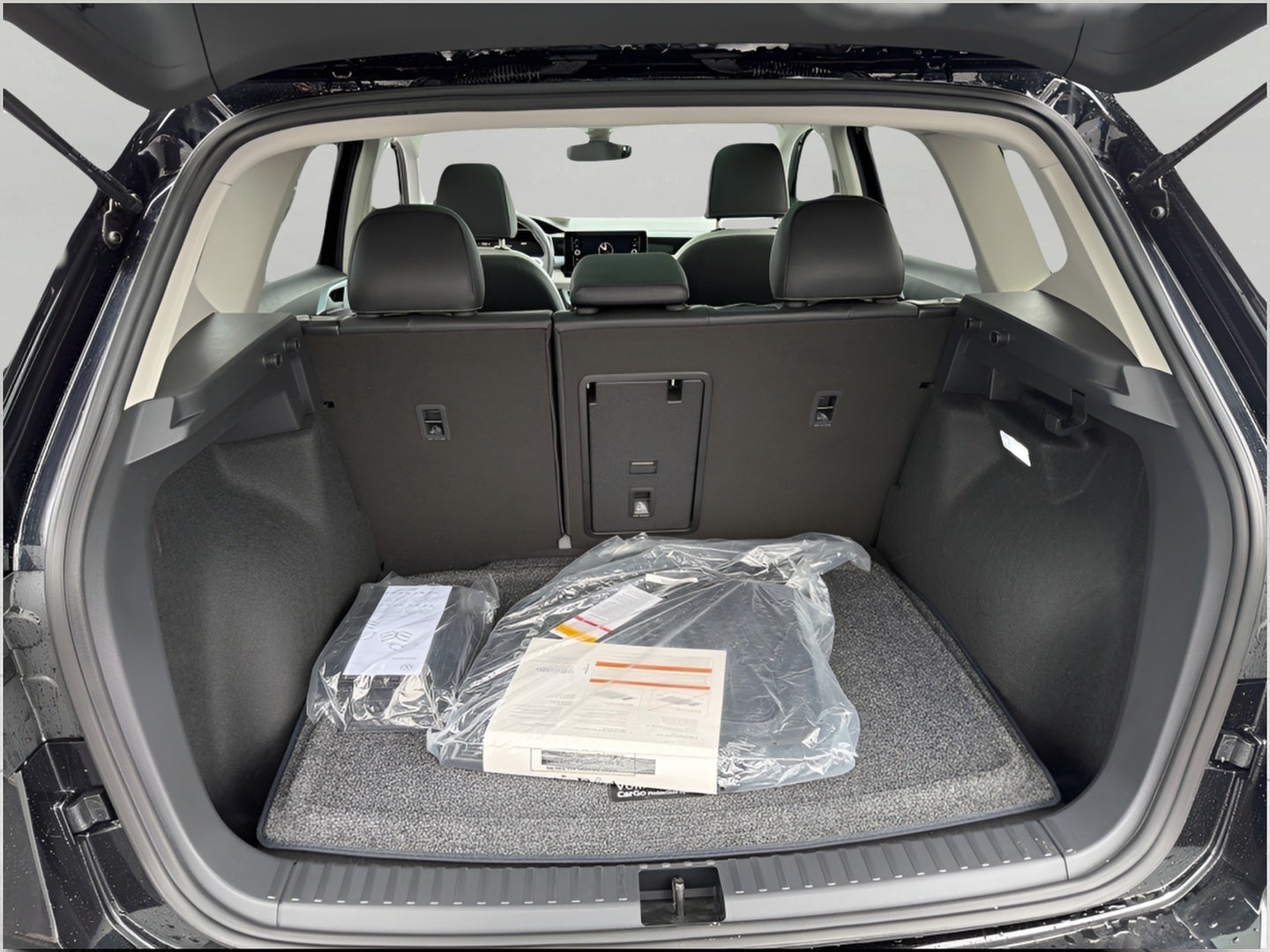 2026 Volkswagen Taos SE 4MOTION