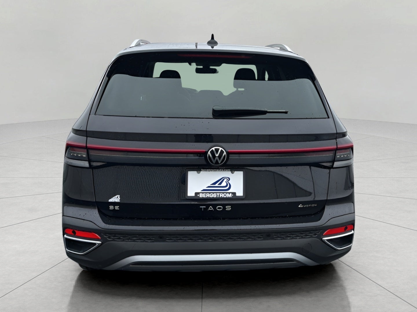 2026 Volkswagen Taos SE 4MOTION