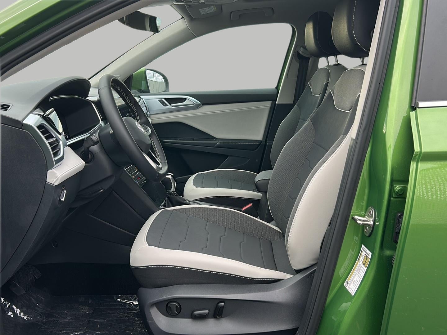 2026 Volkswagen Taos SE 4MOTION