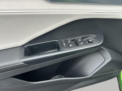 2026 Volkswagen Taos SE 4MOTION