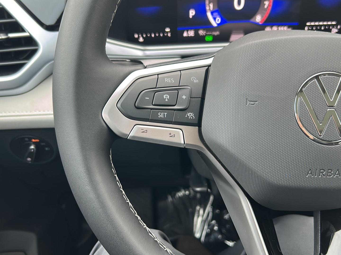 2026 Volkswagen Taos SE 4MOTION