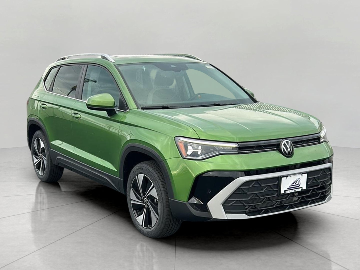 2026 Volkswagen Taos SE 4MOTION