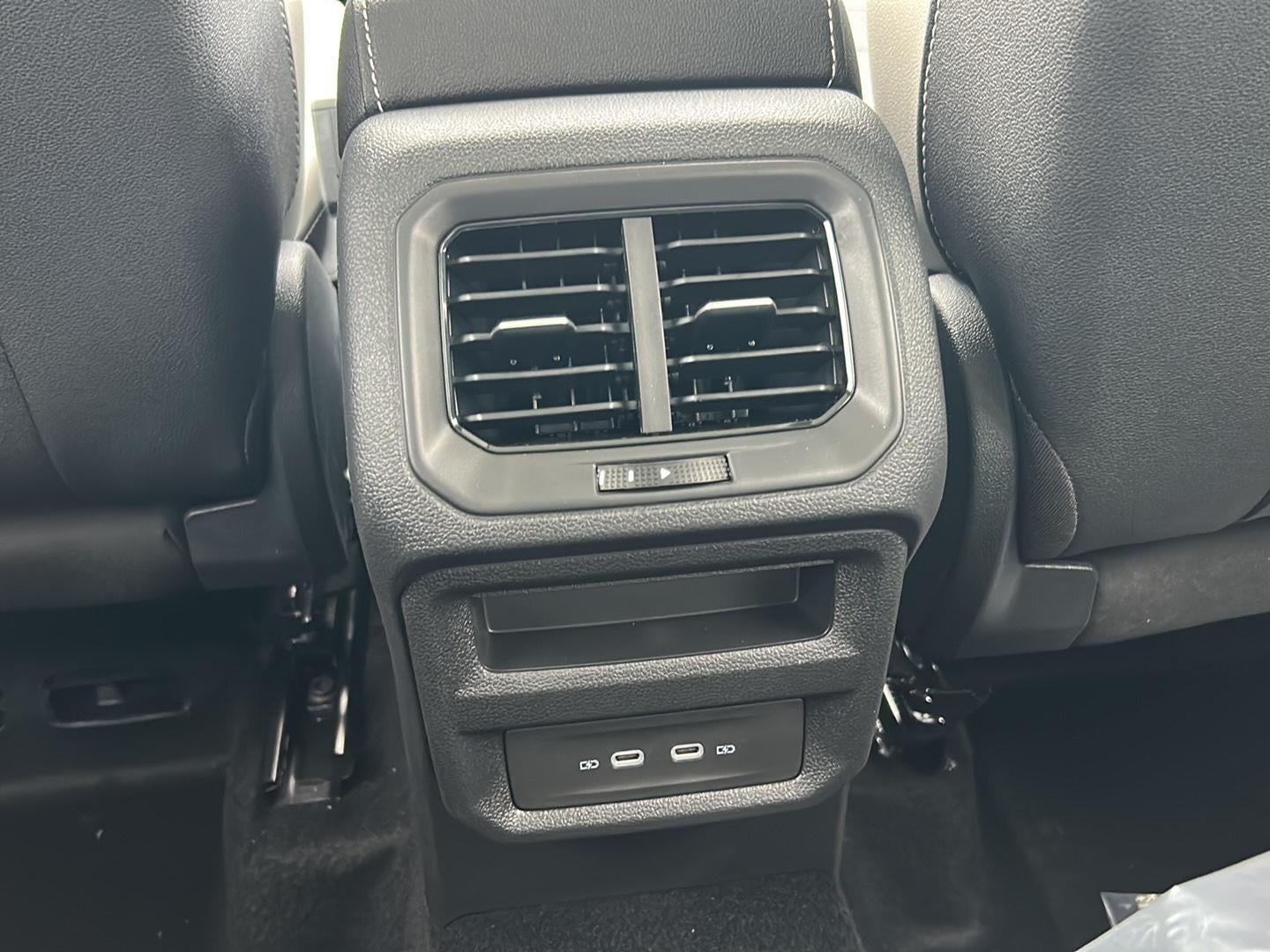 2026 Volkswagen Taos SE 4MOTION