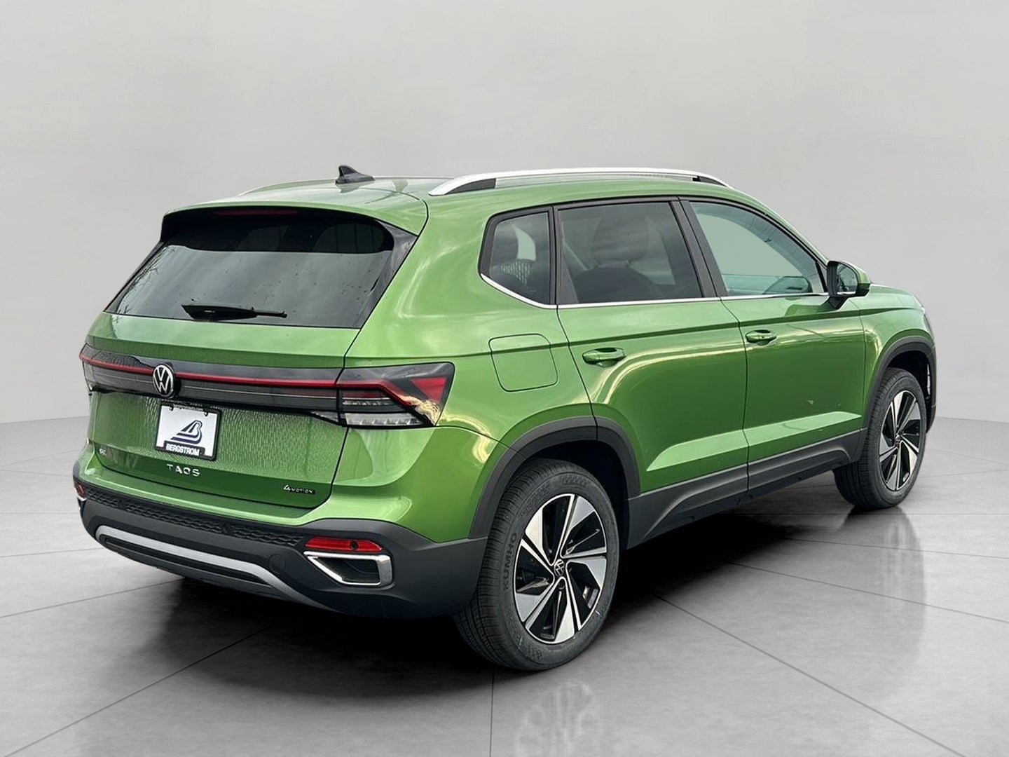 2026 Volkswagen Taos SE 4MOTION