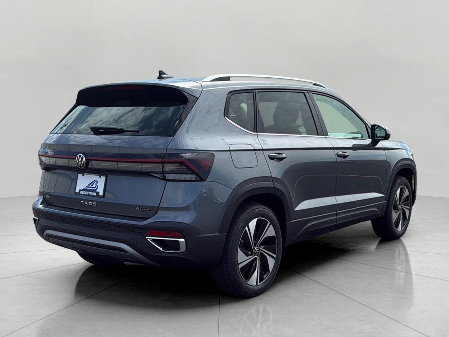 2026 Volkswagen Taos SE 4MOTION