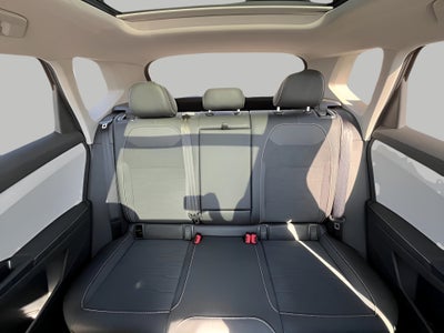 2025 Volkswagen Taos SE 4MOTION