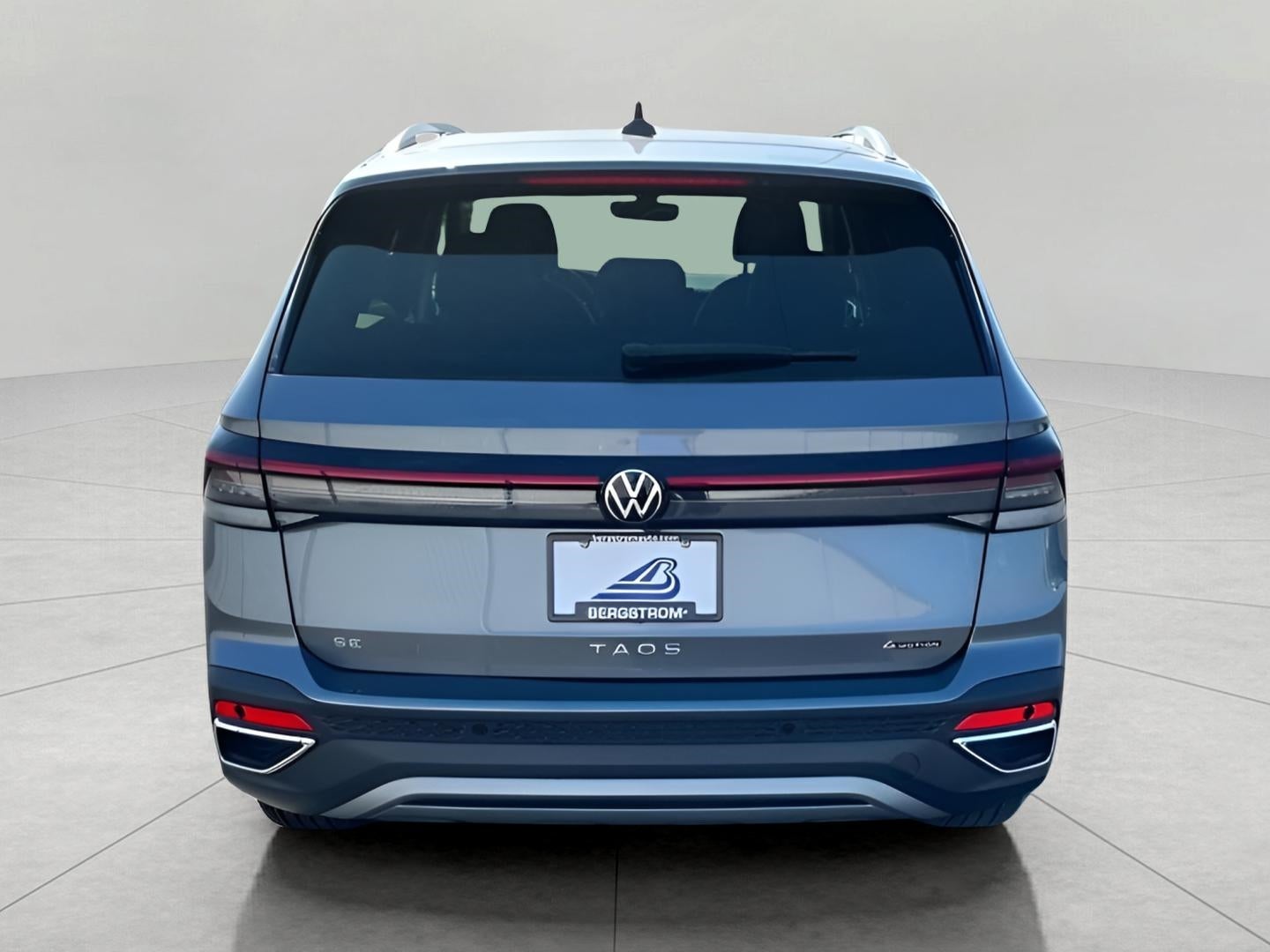 2025 Volkswagen Taos SE 4MOTION