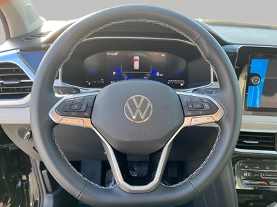 2025 Volkswagen Taos SE 4MOTION