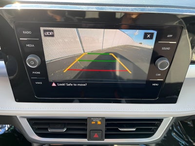 2025 Volkswagen Taos SE 4MOTION