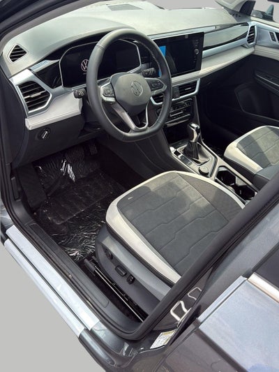 2026 Volkswagen Taos SE 4MOTION