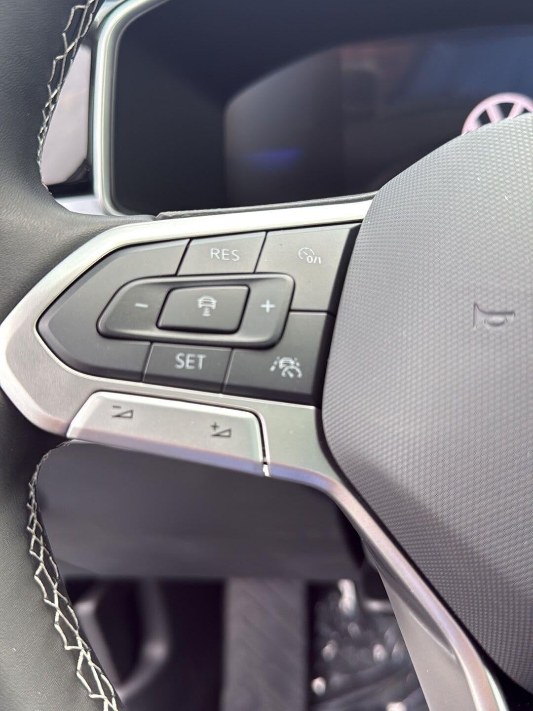 2026 Volkswagen Taos SE 4MOTION