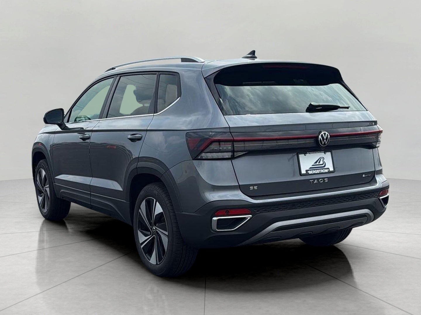 2026 Volkswagen Taos SE 4MOTION