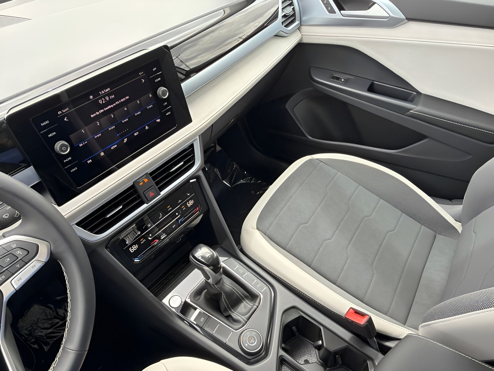 2026 Volkswagen Taos SE 4MOTION