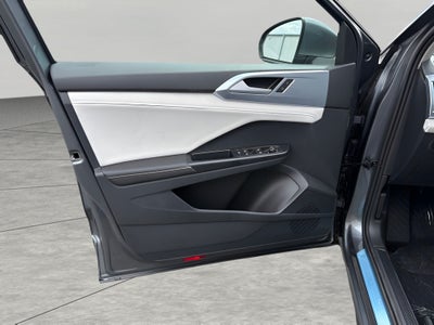 2026 Volkswagen Taos SE 4MOTION