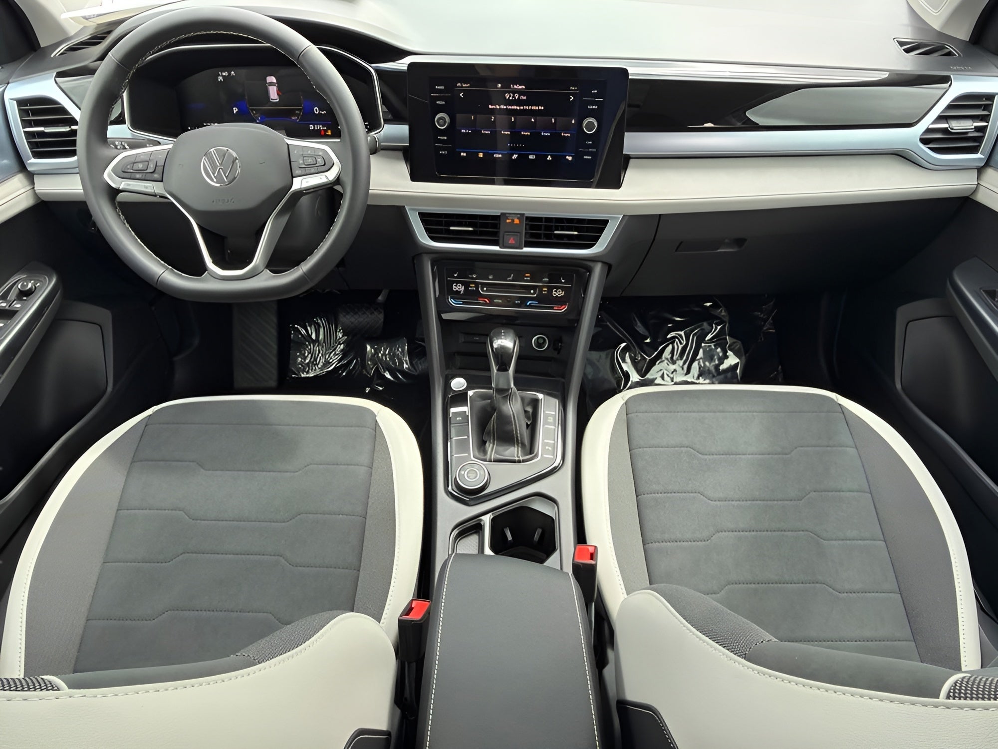 2026 Volkswagen Taos SE 4MOTION