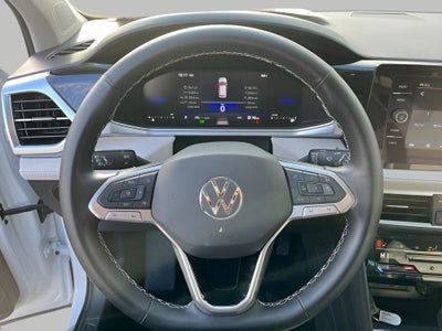 2025 Volkswagen Taos SE 4MOTION
