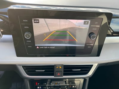 2025 Volkswagen Taos SE 4MOTION