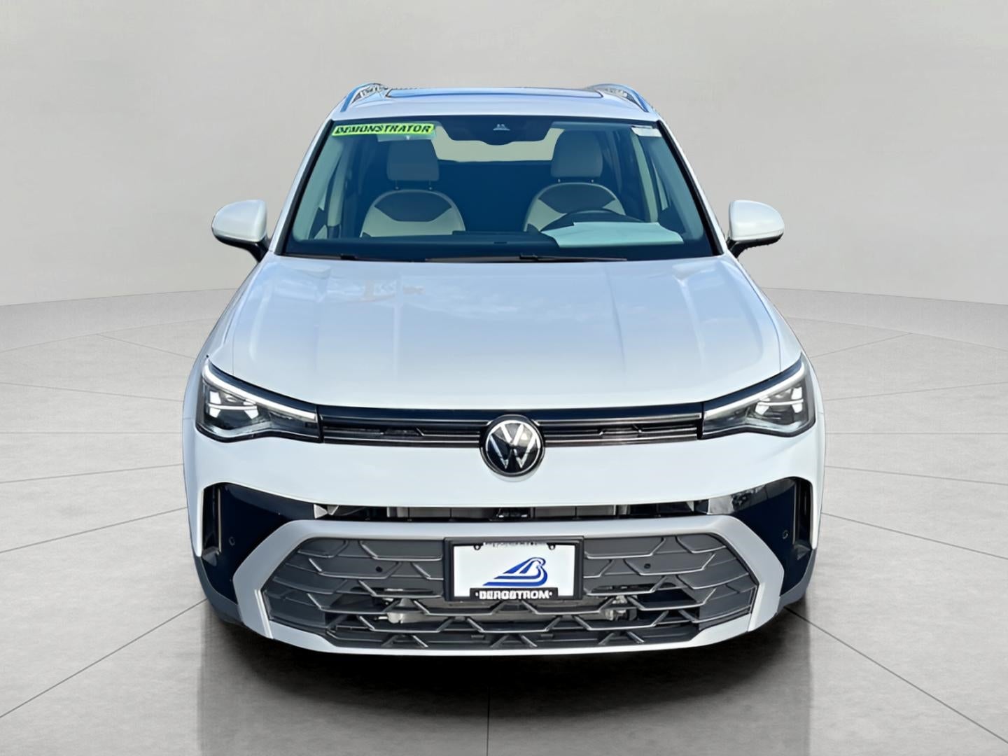 2025 Volkswagen Taos SE 4MOTION