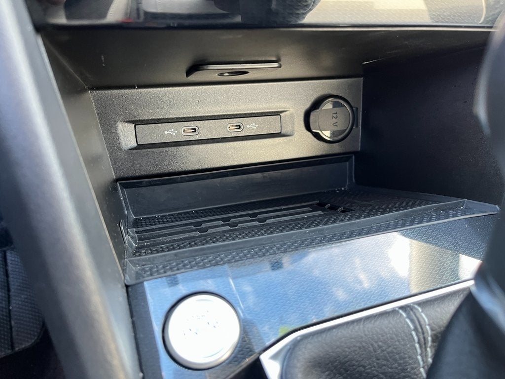 2025 Volkswagen Taos SE 4MOTION