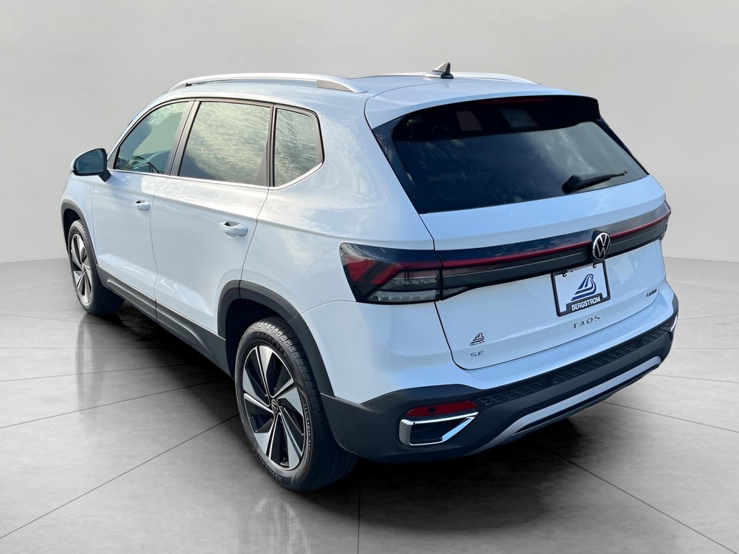 2025 Volkswagen Taos SE 4MOTION