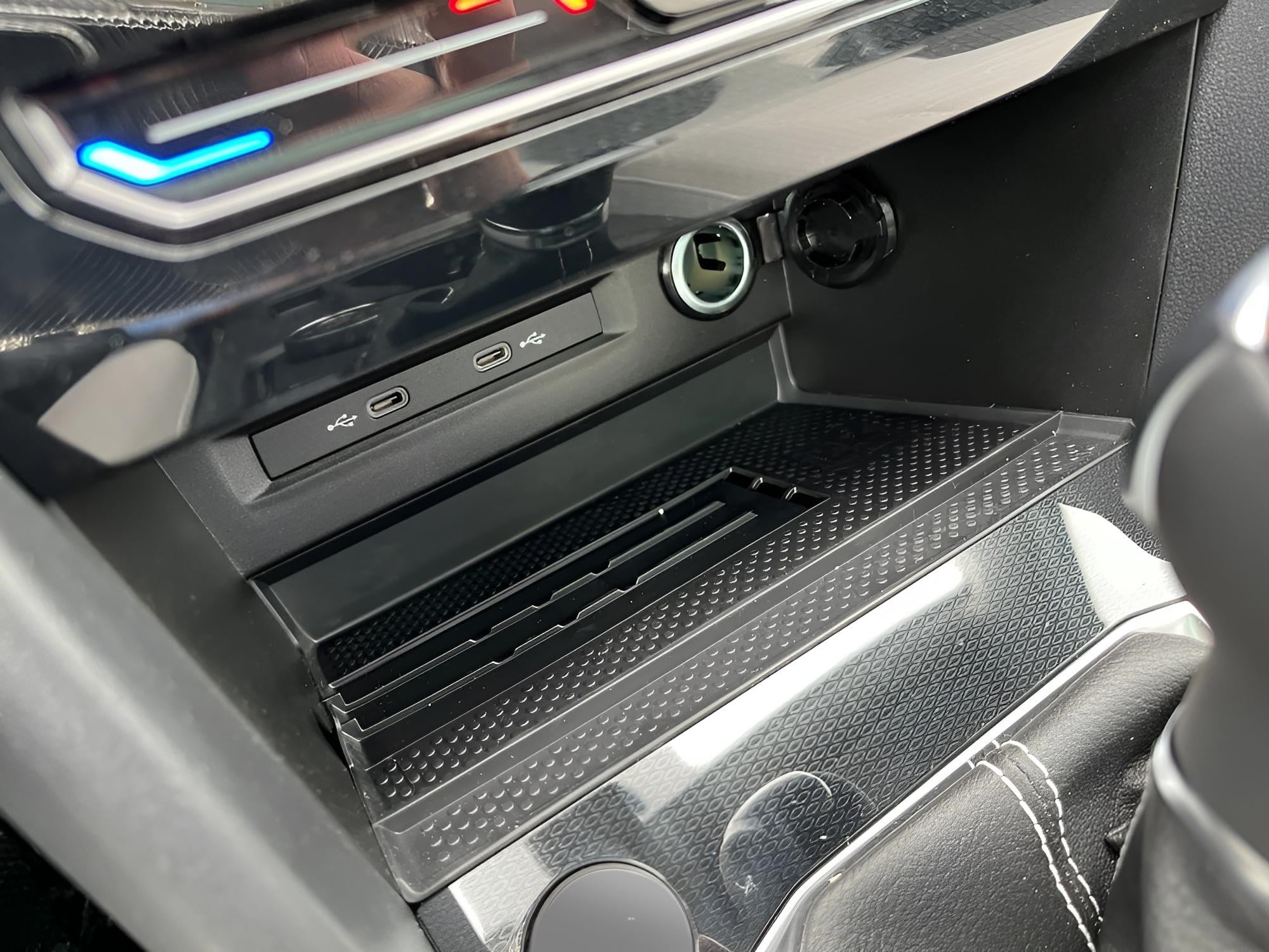 2025 Volkswagen Taos SE 4MOTION