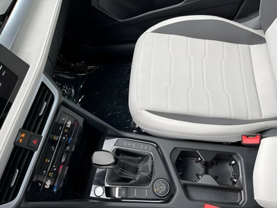 2025 Volkswagen Taos SE 4MOTION