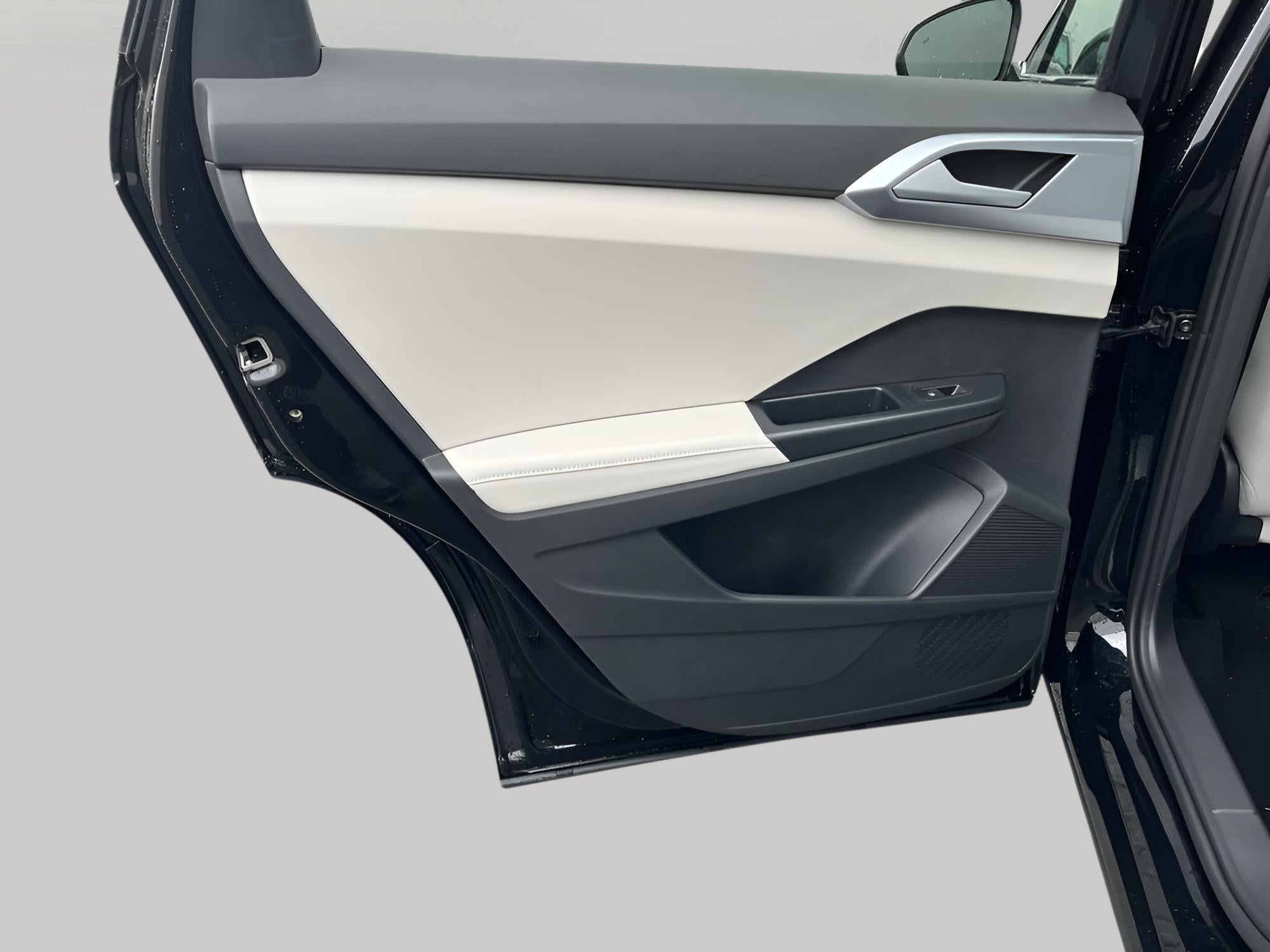 2025 Volkswagen Taos SE 4MOTION