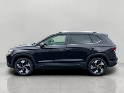 2025 Volkswagen Taos SE 4MOTION