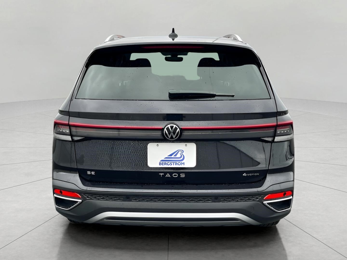 2025 Volkswagen Taos SE 4MOTION