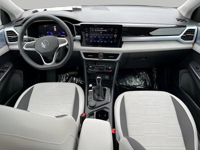 2025 Volkswagen Taos SE 4MOTION