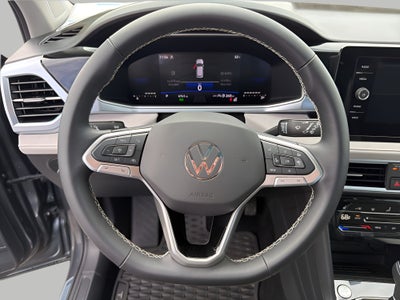 2025 Volkswagen Taos SE 4MOTION