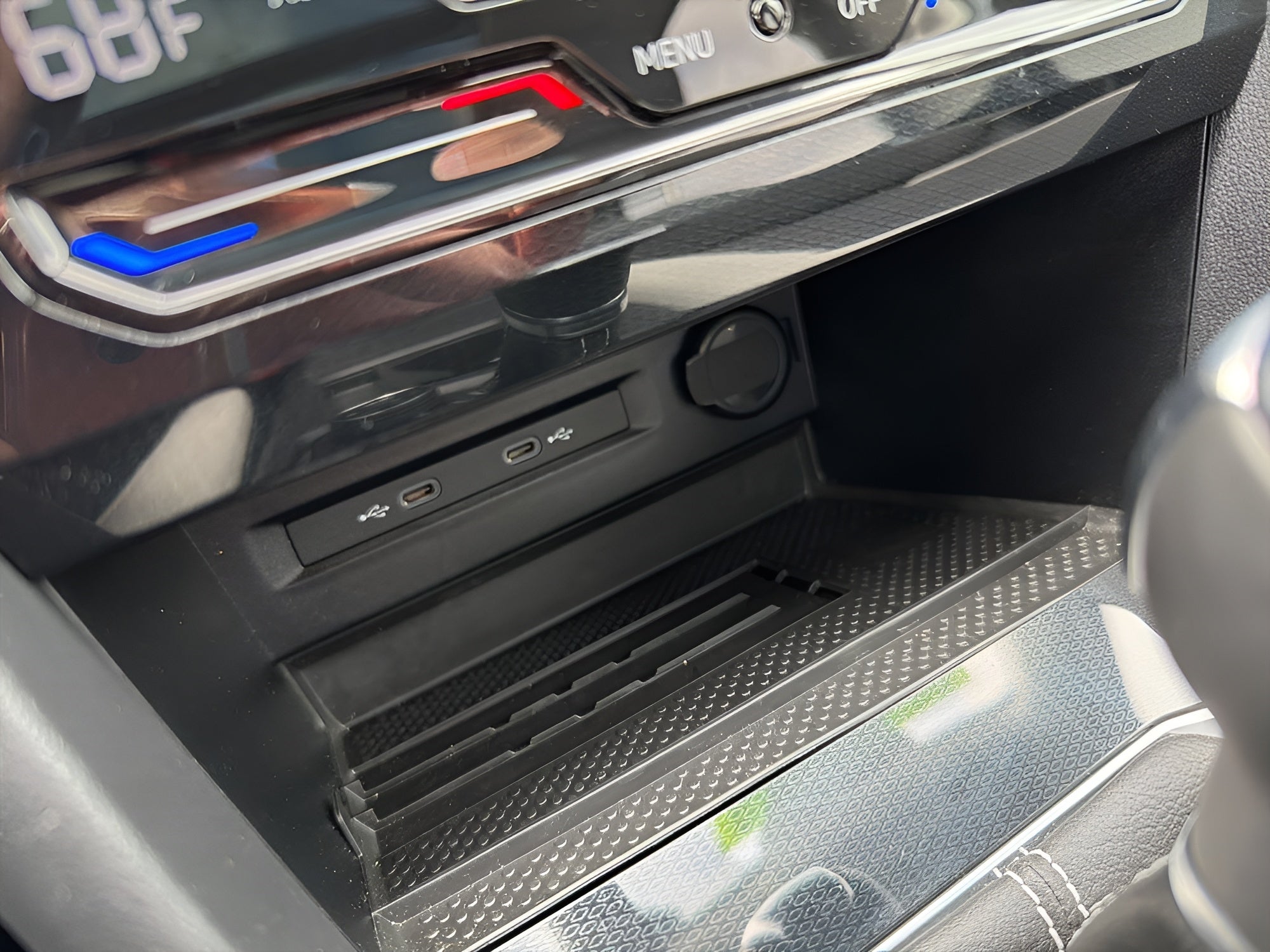 2025 Volkswagen Taos SE 4MOTION