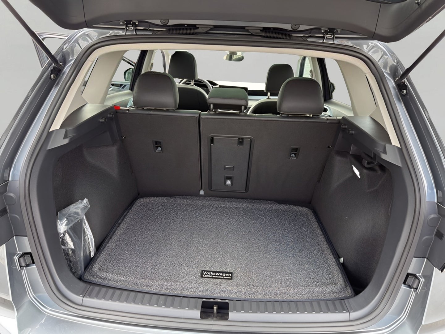 2025 Volkswagen Taos SE 4MOTION
