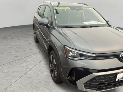 2025 Volkswagen Taos SE 4MOTION