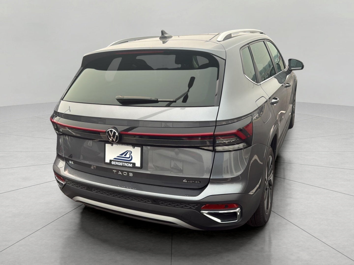 2025 Volkswagen Taos SE 4MOTION