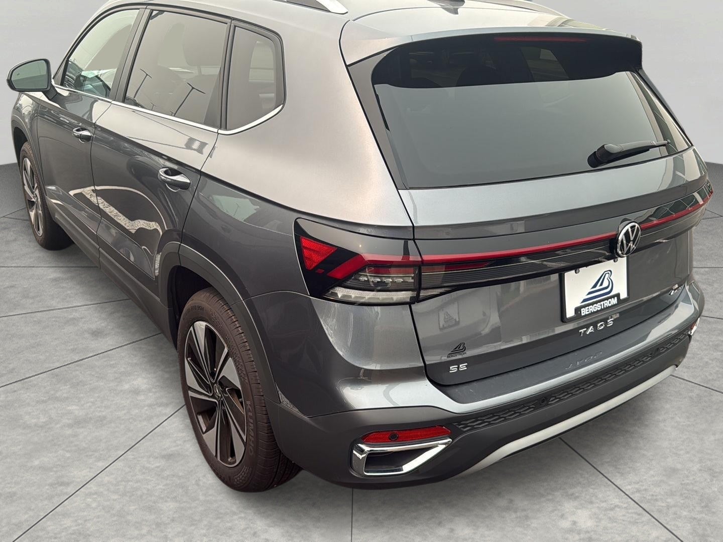 2025 Volkswagen Taos SE 4MOTION
