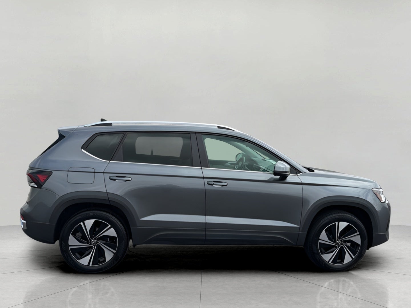 2025 Volkswagen Taos SE 4MOTION