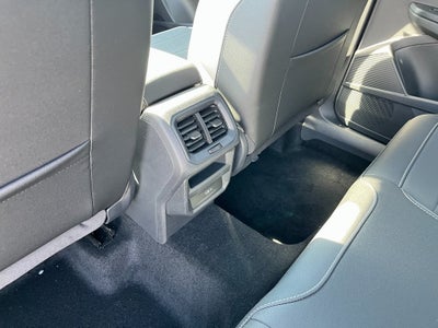 2026 Volkswagen Taos SE 4MOTION