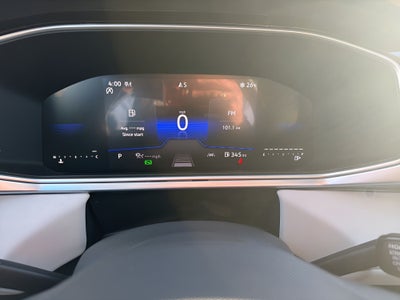 2025 Volkswagen Taos SE 4MOTION